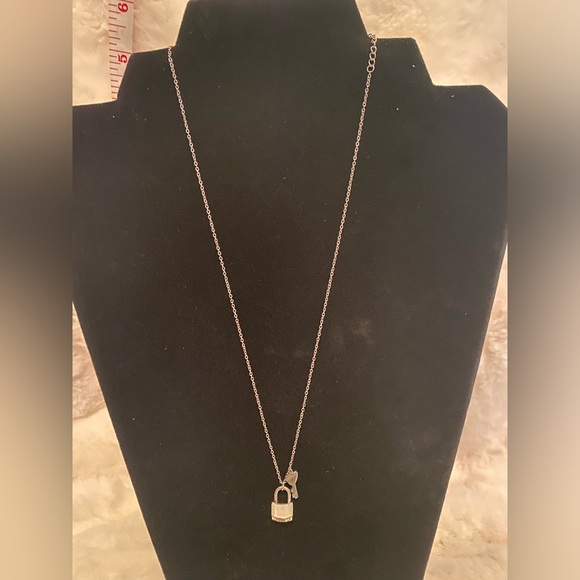 Stainless steel Necklace with lock & key charm - Picture 4 of 7
